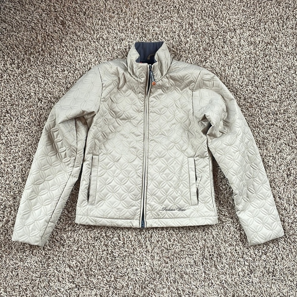 Women’s Predator Wear quilted light tan green Jacket Size XS
